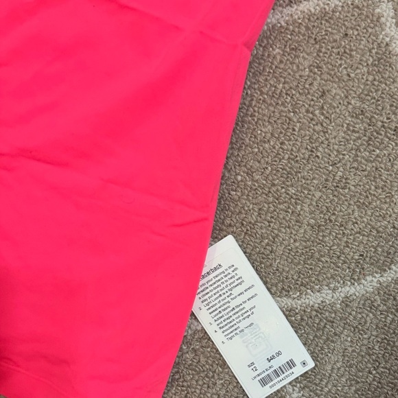 NWT RARE Lululemon Athletica Pink Fitted Sleeveless Tank Top - Picture 3 of 3